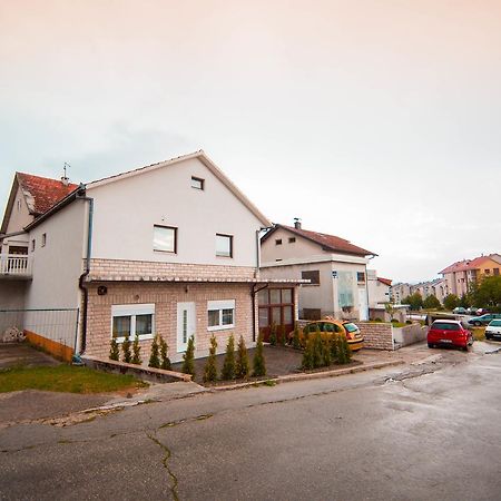 ליבנו Apartman Lucija מראה חיצוני תמונה
