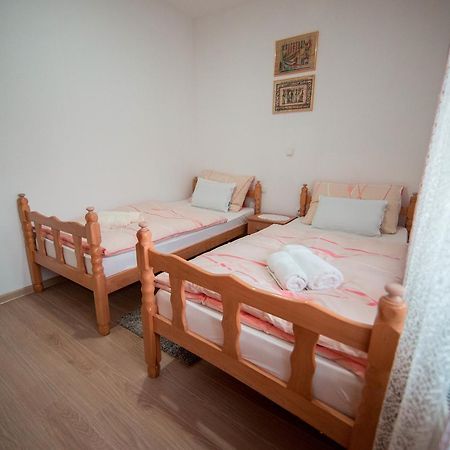 ליבנו Apartman Lucija מראה חיצוני תמונה